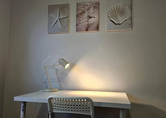 Professional Single 9 Walk To Curtin Uni Holiday home Naperville